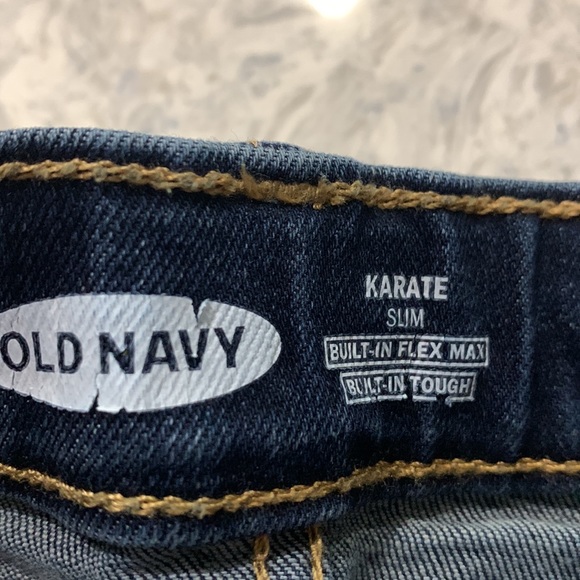 Like New! Old navy dark denim jeans. Size 5 - Picture 2 of 4